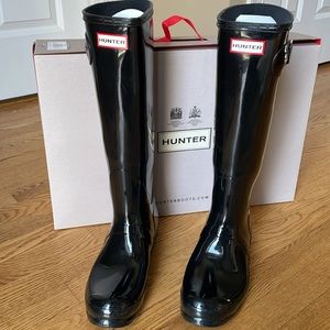 Hunter Tall Gloss Black Rain Boots, size 9M
